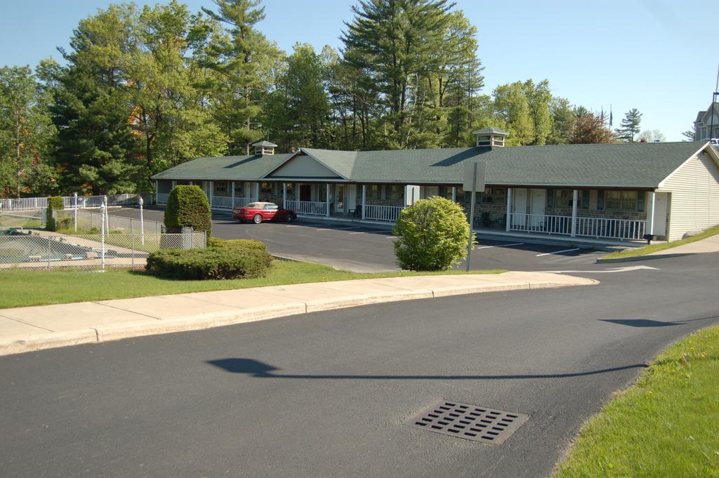 Wakita Court Motel Queensbury Luaran gambar