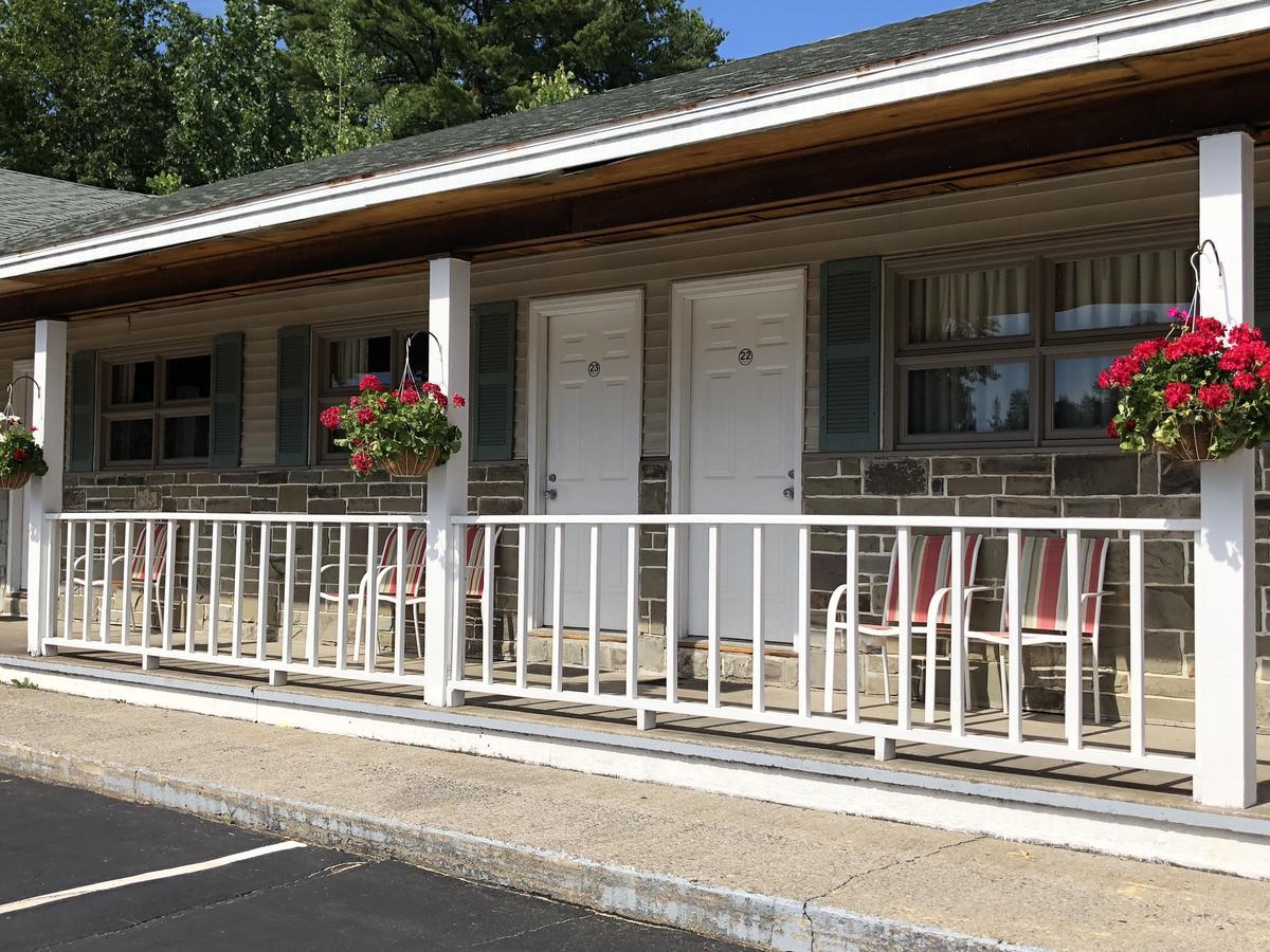 Wakita Court Motel Queensbury Luaran gambar
