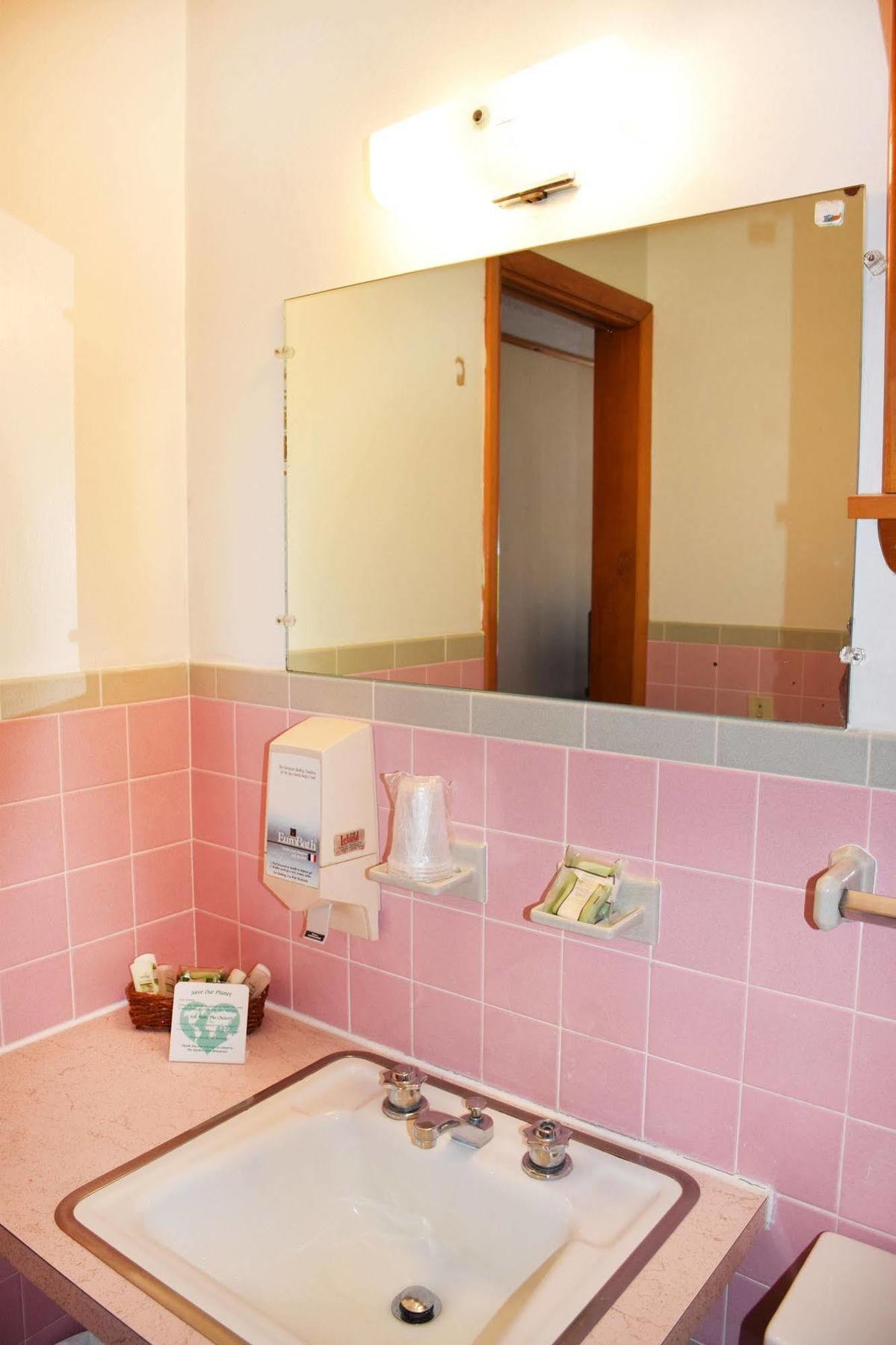 Wakita Court Motel Queensbury Luaran gambar